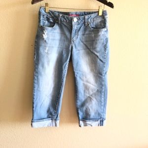 VIGOSS || Capri Destroyed Jeans